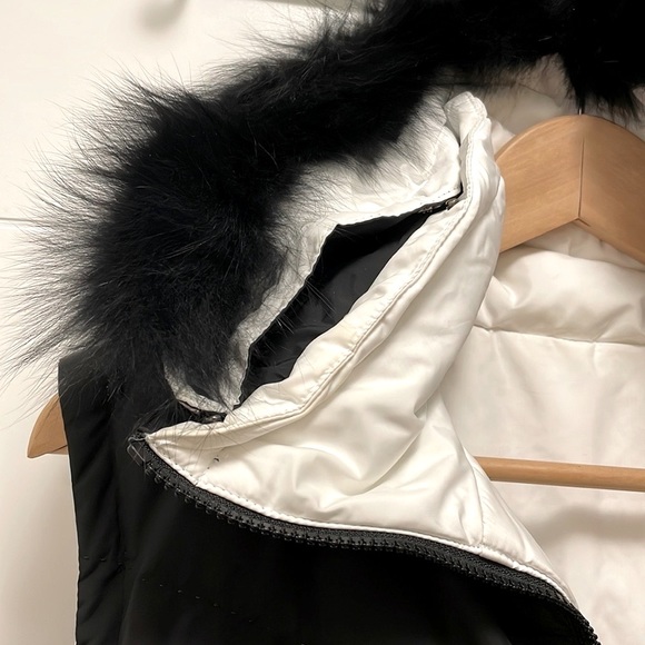 DKNY double sides women down vest. Size L - Picture 6 of 7